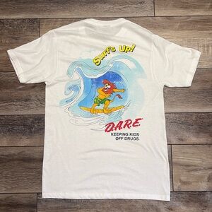 NWOT D.A.R.E. Keeping Kids Off Drugs Surf’s Up T Shirt Small